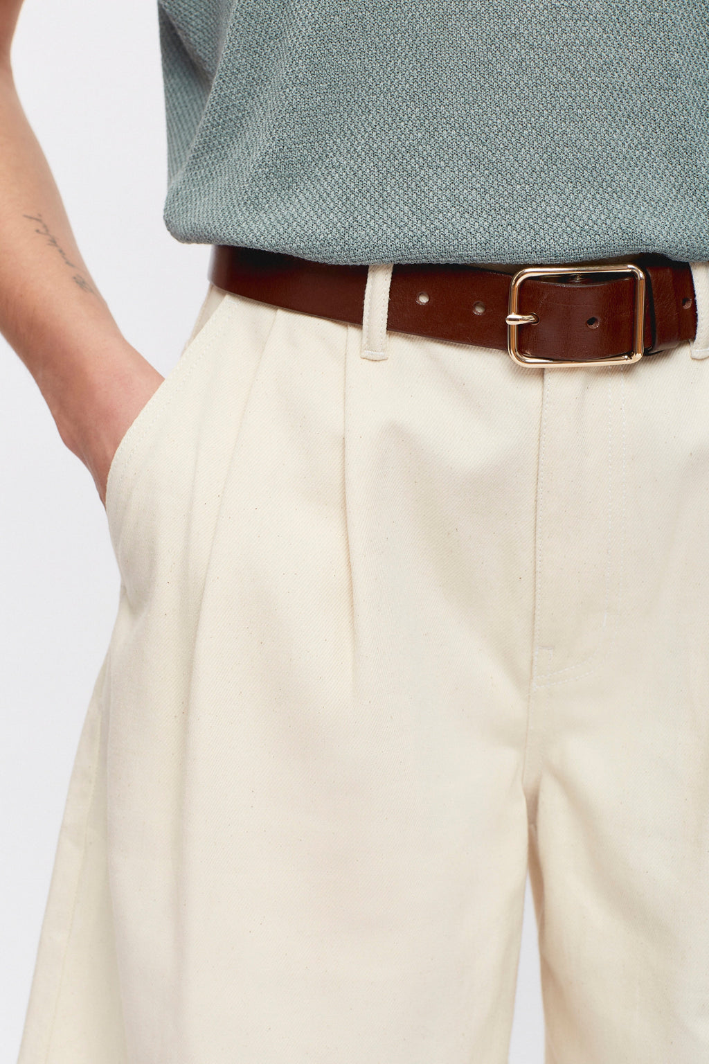 Riviera Short in Natural