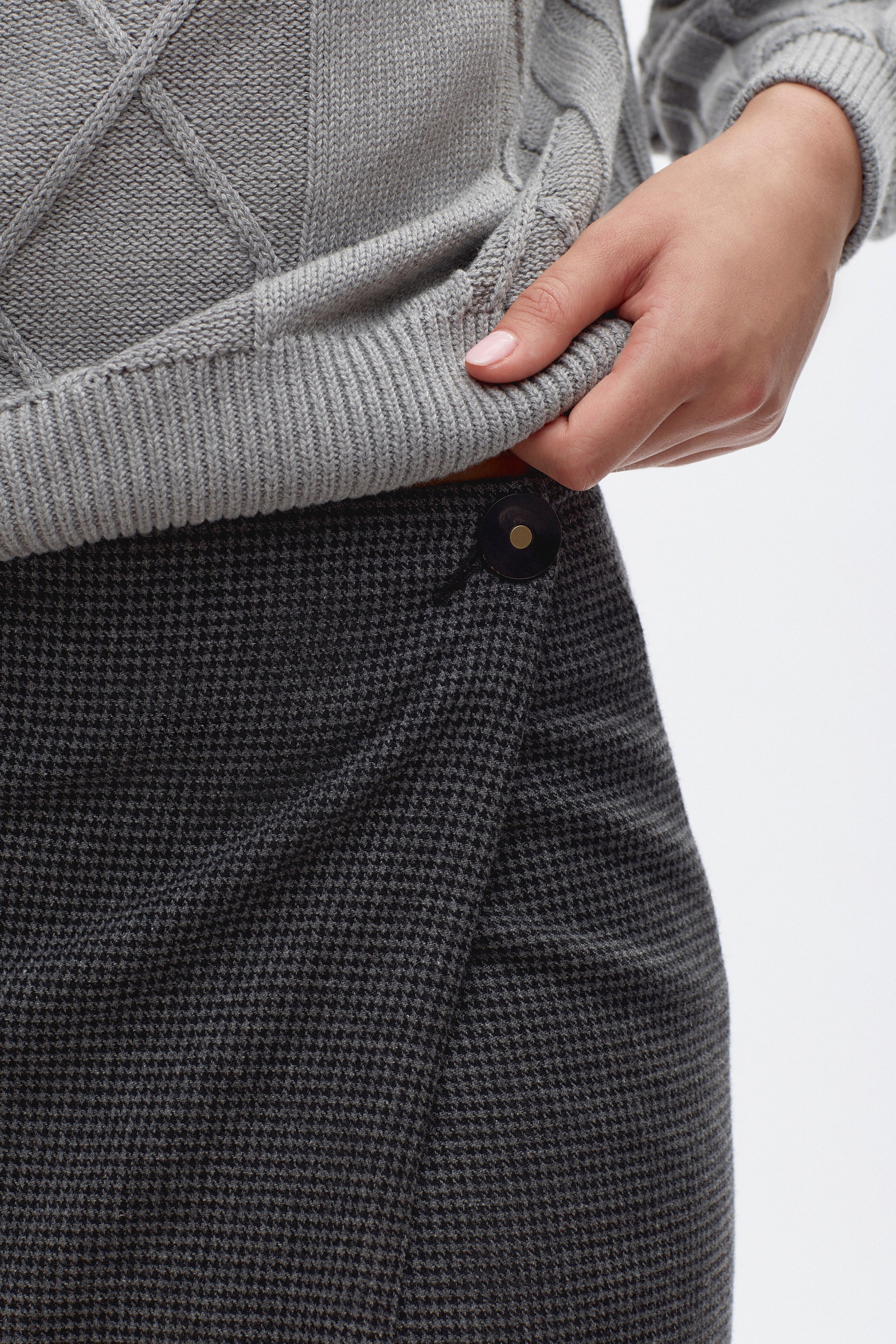 Women's Rosetta Wool Skirt in Black/Herringbone
