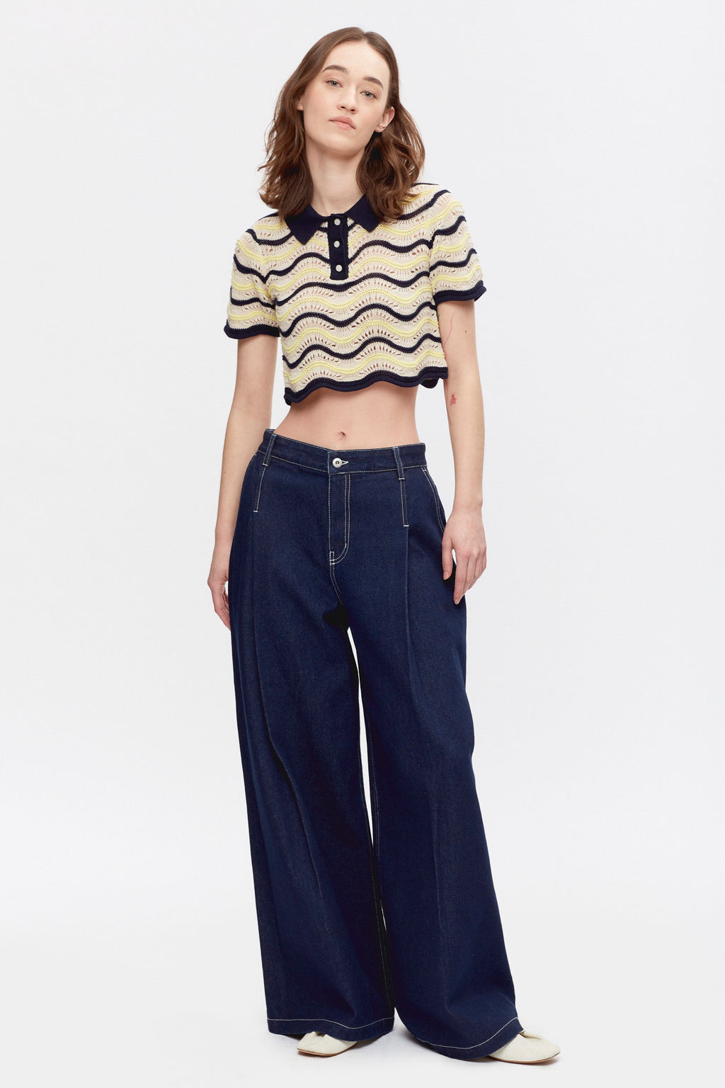 Francis is 5ft 9.5in, a regular size XS and wearing a XS.