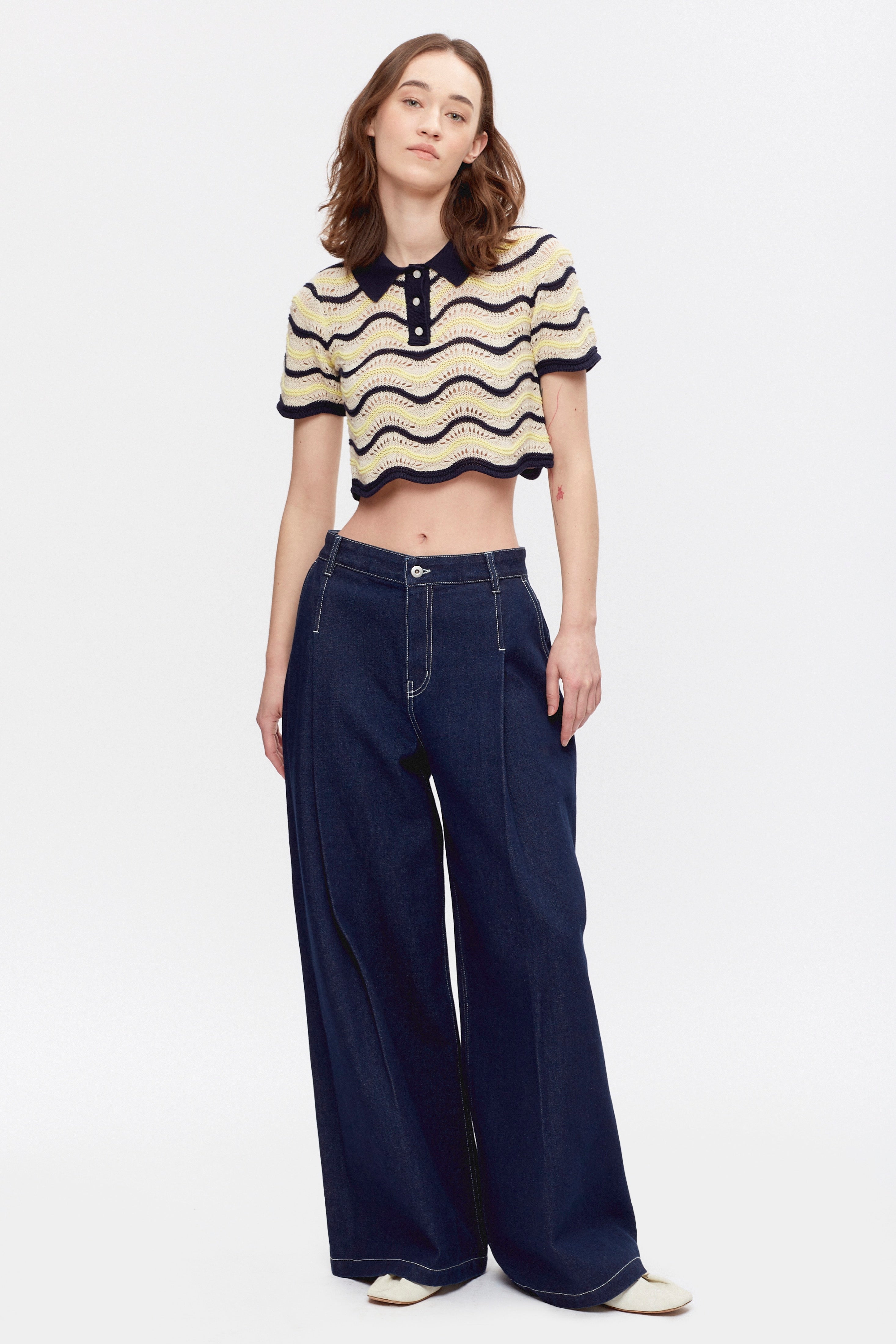 Francis is 5ft 9.5in, a regular size XS and wearing a XS.