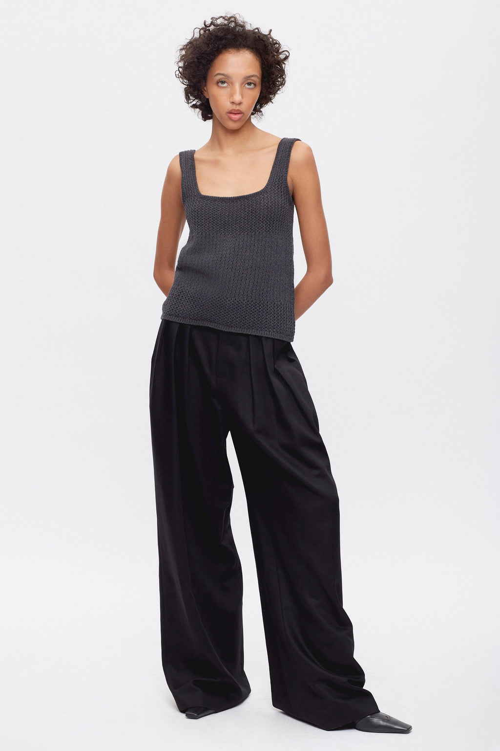 Maya is 5ft 9in, a regular size S and wearing a S.