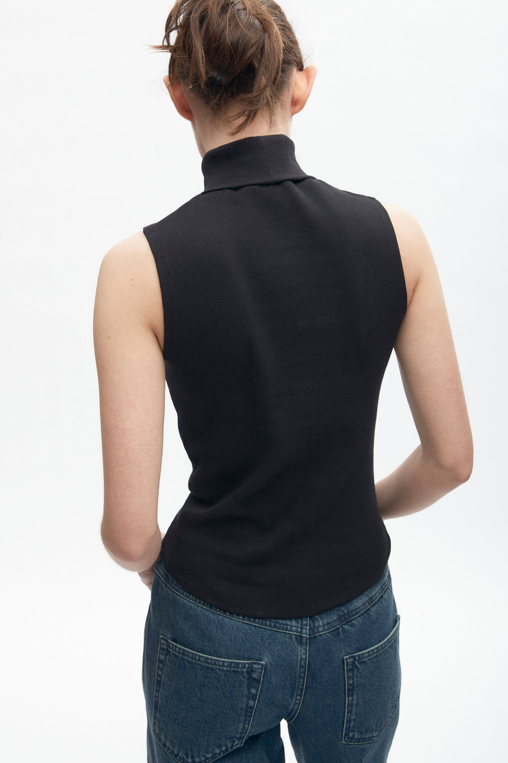 Women's Sleeveless Turtleneck in Black