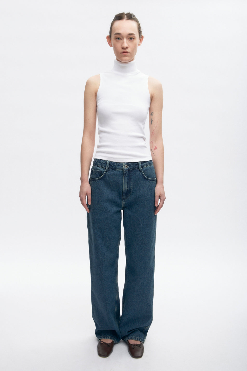 Women's Sleeveless Turtleneck in White