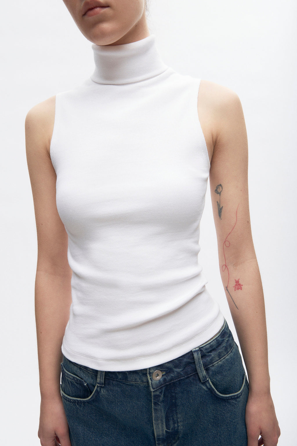 Women's Sleeveless Turtleneck in White