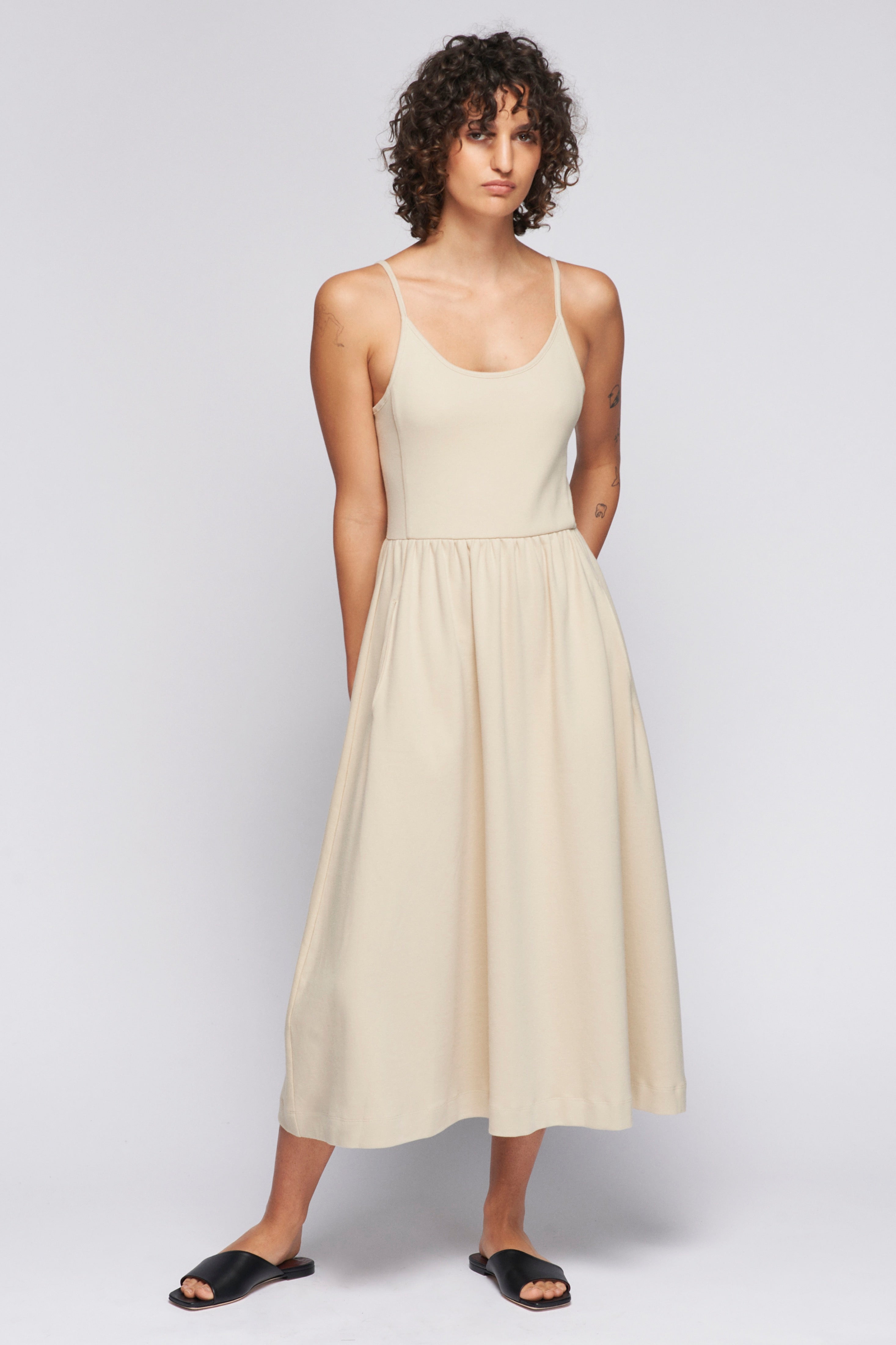 Francis is 5ft 9.5, a regular S and wearing a M.