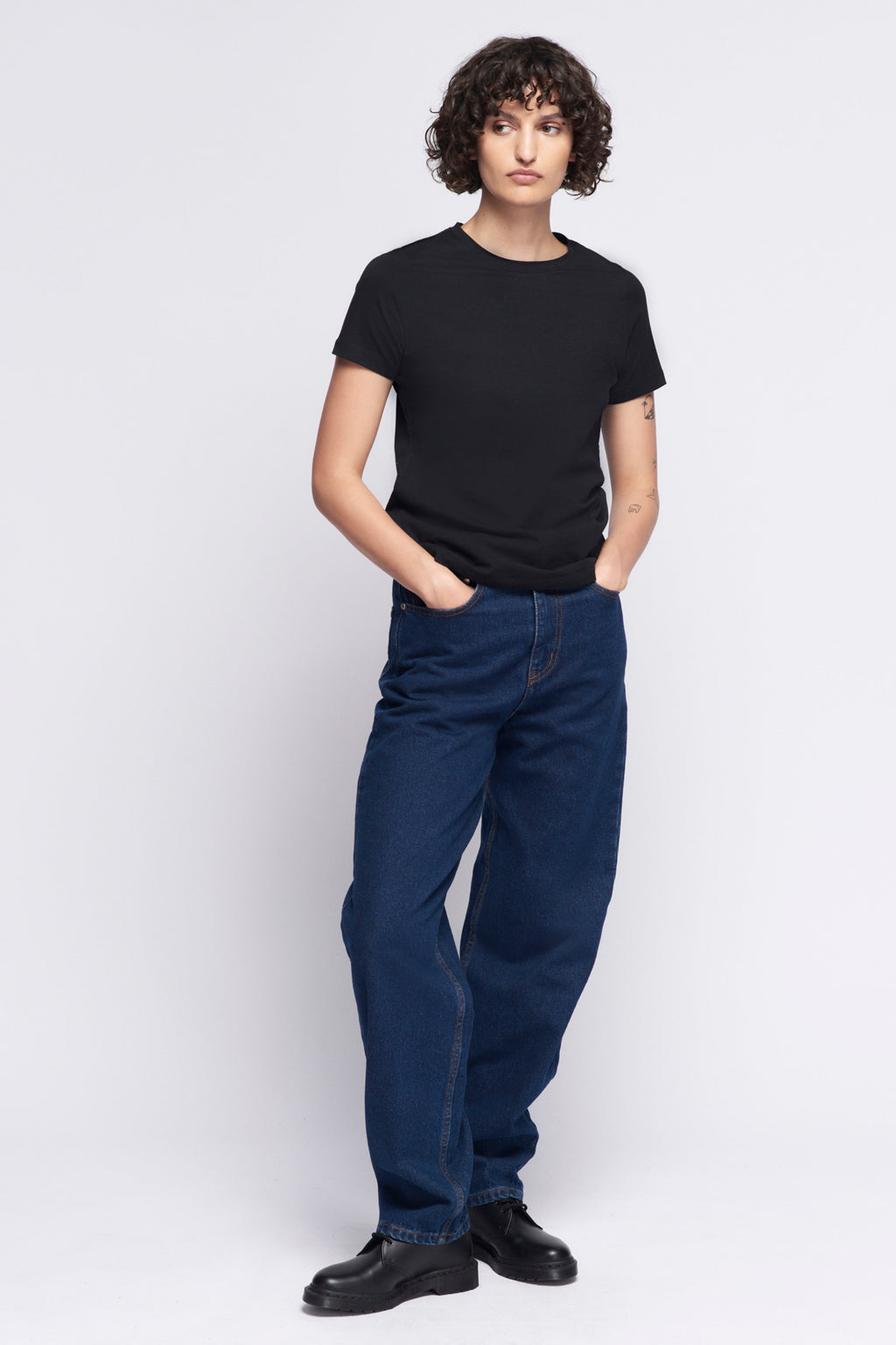 Francis is 5ft 9.5in, a regular size S and wearing a S.