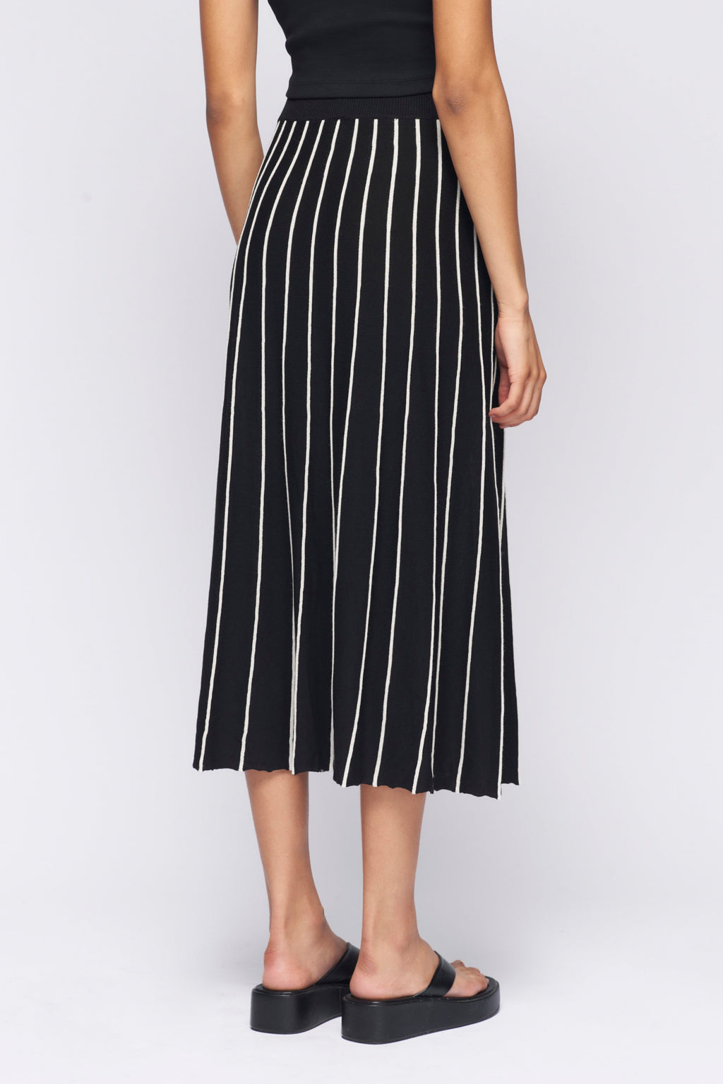 Women's Fine Knit Skirt in Black/Marshmallow