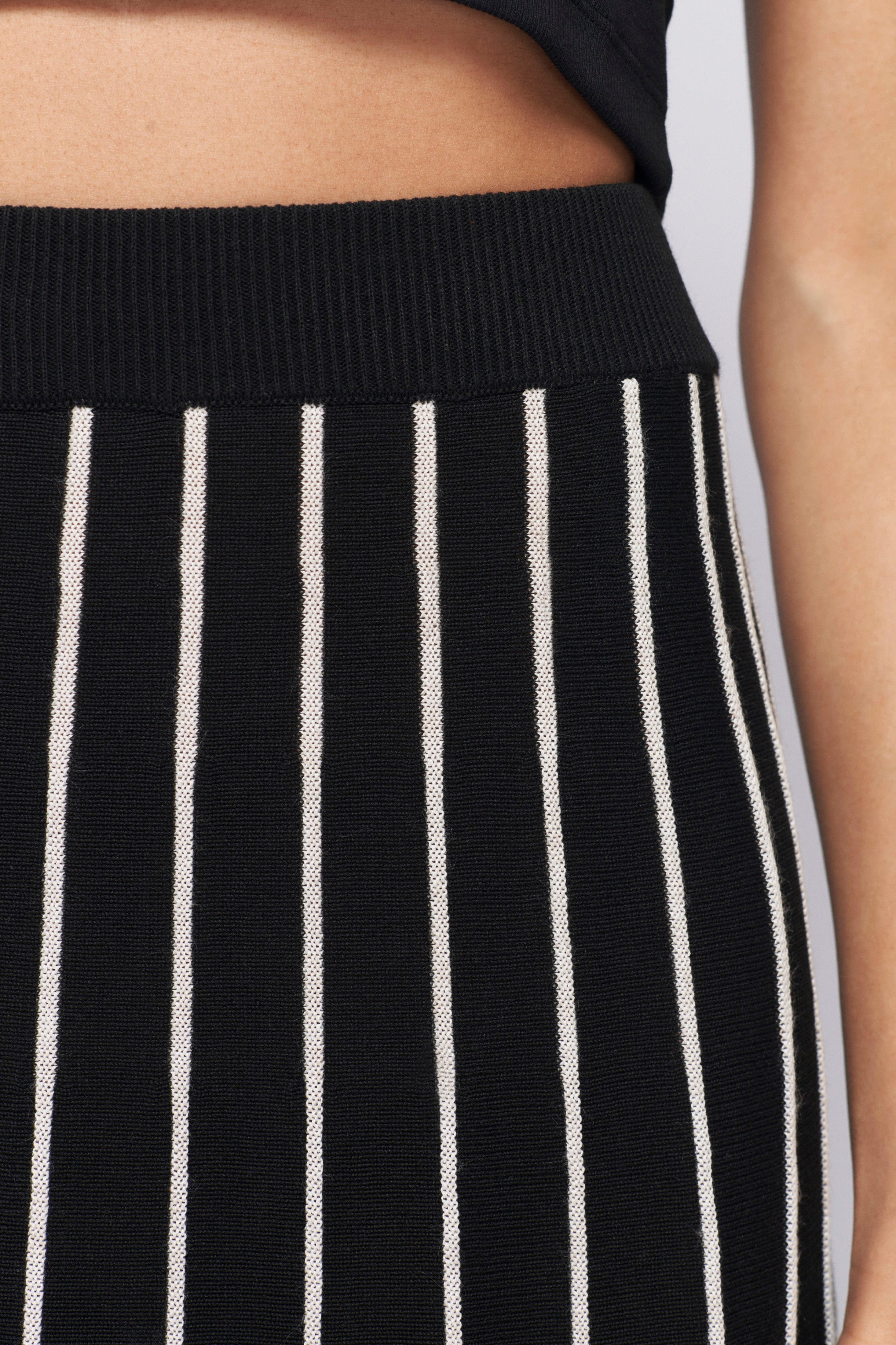 Women's Fine Knit Skirt in Black/Marshmallow
