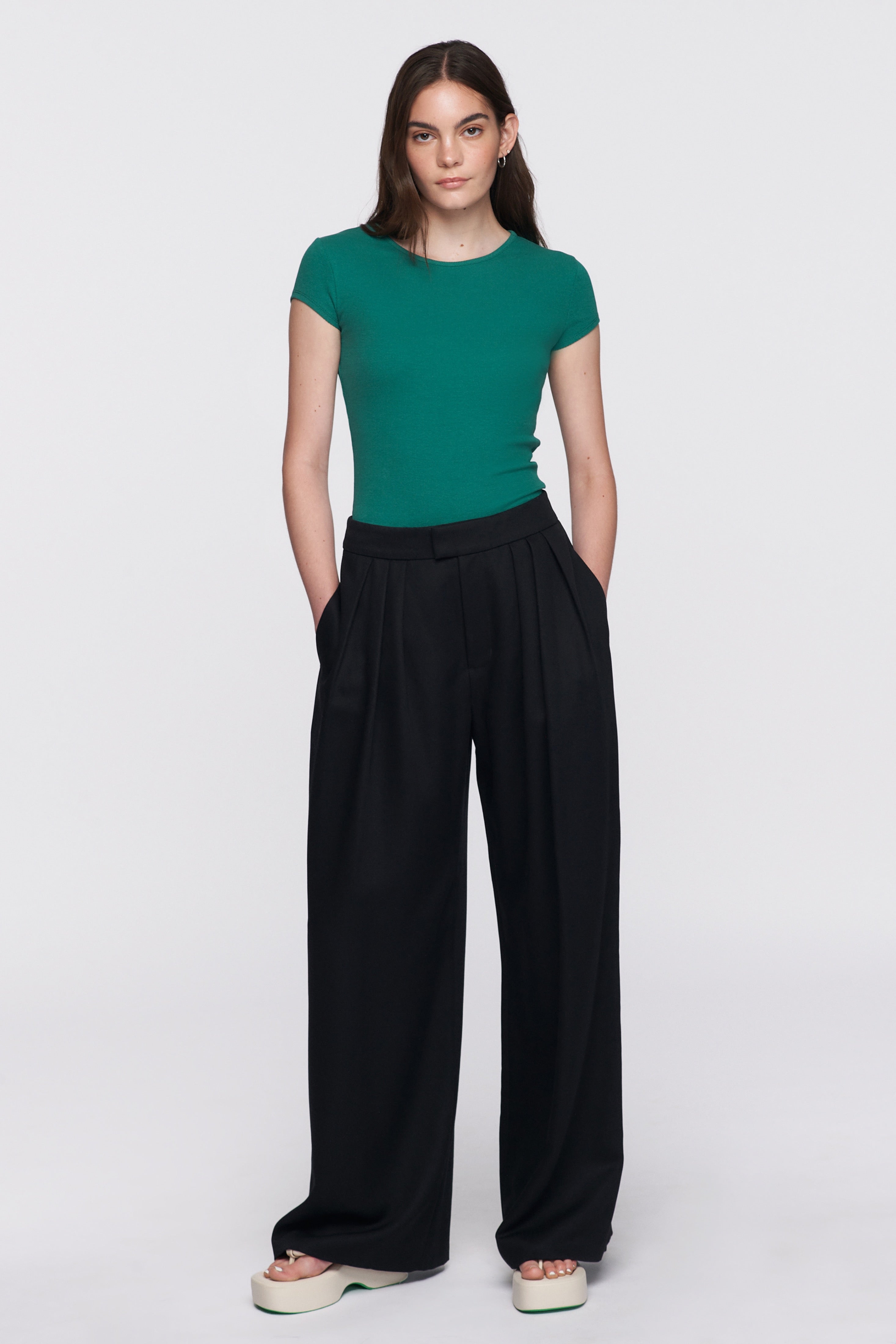 Sahara is 5ft 9in, a regular XS and wearing an XS.