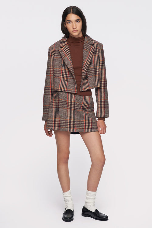 Stella is 5ft 11in, a regular size S and wearing a S.